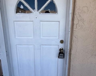 2830 Somerset Drive - Photo Thumbnail 1