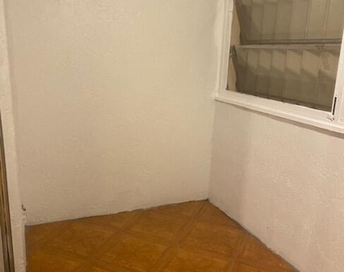 2830 Somerset Drive - Photo Thumbnail 16