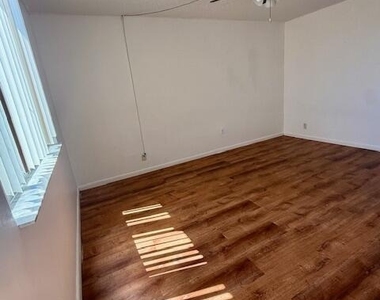 2830 Somerset Drive - Photo Thumbnail 13