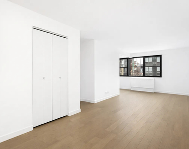 East 39th Street - Photo Thumbnail 1