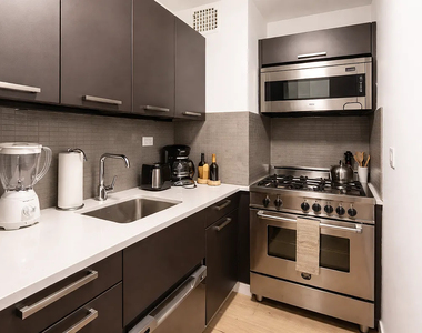 East 39th Street - Photo Thumbnail 2