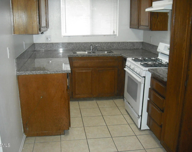 2577 Rudder Avenue - Photo Thumbnail 4