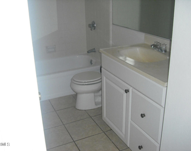 2577 Rudder Avenue - Photo Thumbnail 3