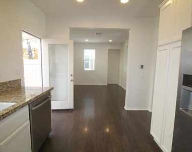 3139 Lisbon Lane - Photo Thumbnail 12