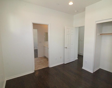 3139 Lisbon Lane - Photo Thumbnail 22
