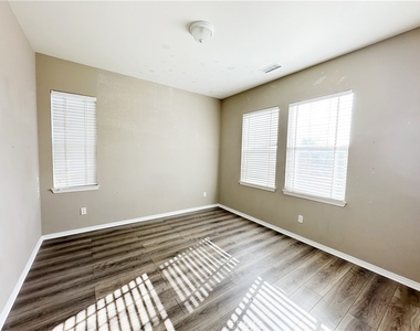 6222 Lafayette Street - Photo Thumbnail 8