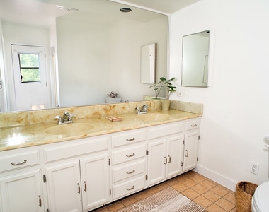 17249 Raymer - Photo Thumbnail 12