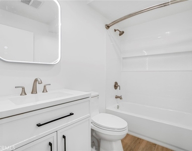 16120 Haynes Street - Photo Thumbnail 12