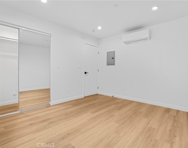 16120 Haynes Street - Photo Thumbnail 19