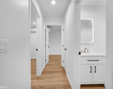16118 Haynes Street - Photo Thumbnail 20