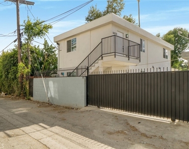16118 Haynes Street - Photo Thumbnail 23