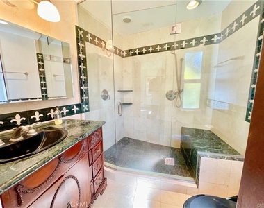 2624 N Towner Street - Photo Thumbnail 5