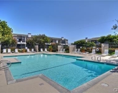 220 Nice - Photo Thumbnail 14