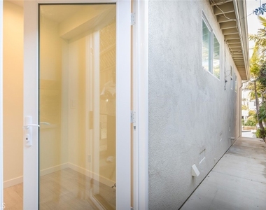 245 Beverly Street - Photo Thumbnail 21
