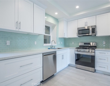 245 Beverly Street - Photo Thumbnail 18