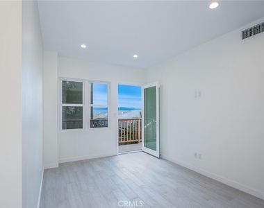 245 Beverly Street - Photo Thumbnail 4