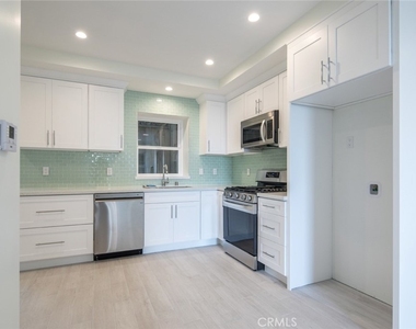 245 Beverly Street - Photo Thumbnail 14
