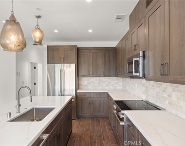 34191 San Mareno - Photo Thumbnail 8