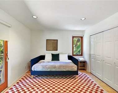 7161 Grasswood Avenue - Photo Thumbnail 21
