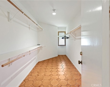 7161 Grasswood Avenue - Photo Thumbnail 32