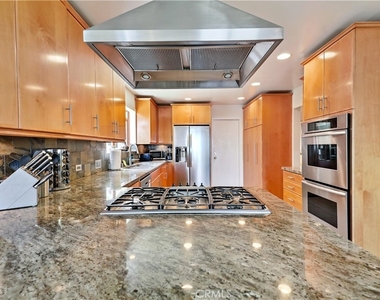 7161 Grasswood Avenue - Photo Thumbnail 14