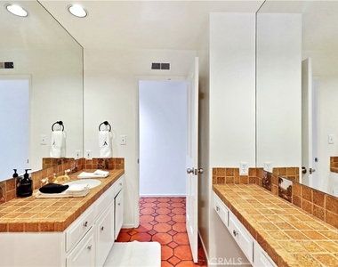 7161 Grasswood Avenue - Photo Thumbnail 20