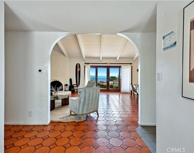 7161 Grasswood Avenue - Photo Thumbnail 4