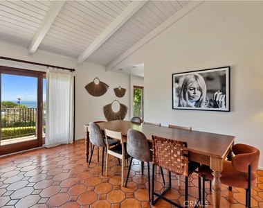 7161 Grasswood Avenue - Photo Thumbnail 9