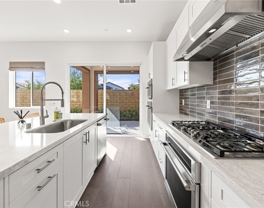 110 Pansy - Photo Thumbnail 17