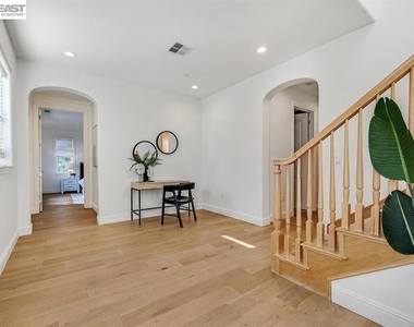 6180 Alpine Blue Dr - Photo Thumbnail 9
