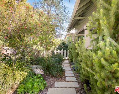 5676 Hub Street - Photo Thumbnail 8