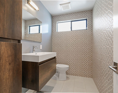 3004 Glenn Avenue - Photo Thumbnail 2