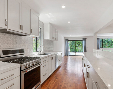 3004 Glenn Avenue - Photo Thumbnail 8