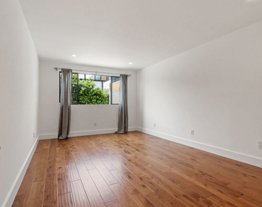 3004 Glenn Avenue - Photo Thumbnail 3