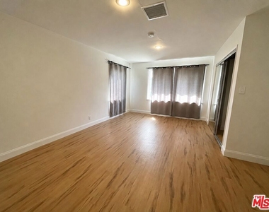 11673 Mississippi Avenue - Photo Thumbnail 5