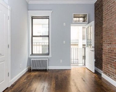 West 51st Street - Photo Thumbnail 1