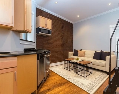 East 23rd Street - Photo Thumbnail 5
