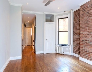 Mott Street - Photo Thumbnail 4