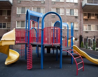 West 96th Street - Photo Thumbnail 13