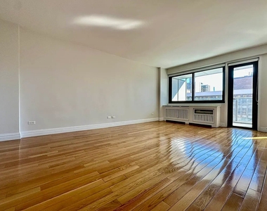 West 96th Street - Photo Thumbnail 5