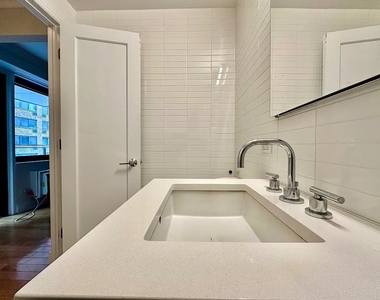 West 96th Street - Photo Thumbnail 7
