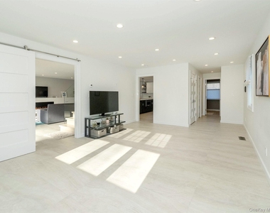 27 Pine Street - Photo Thumbnail 21
