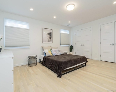 27 Pine Street - Photo Thumbnail 27