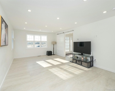 27 Pine Street - Photo Thumbnail 20