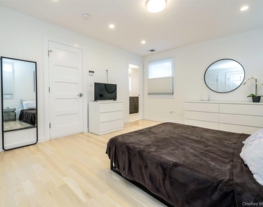 27 Pine Street - Photo Thumbnail 28