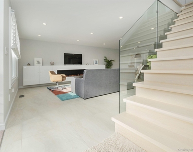 27 Pine Street - Photo Thumbnail 5