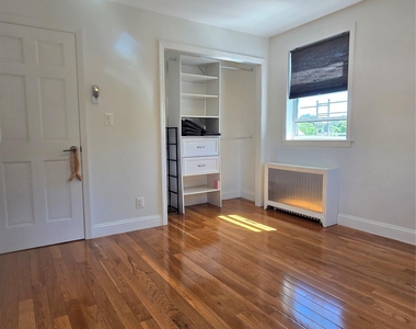 7058 260th Street - Photo Thumbnail 4