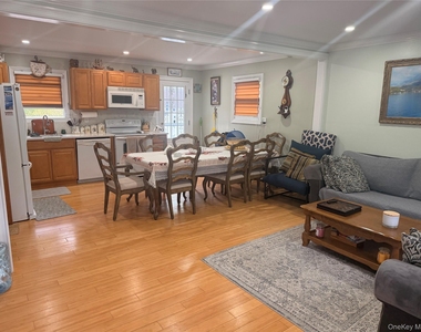 19 Westbury Drive - Photo Thumbnail 2
