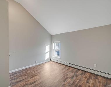 158 Oldfield Avenue - Photo Thumbnail 12
