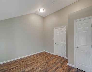 158 Oldfield Avenue - Photo Thumbnail 10